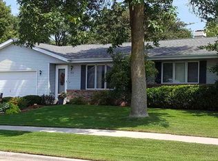 3618 Amhurst Rd, Janesville, WI 53546