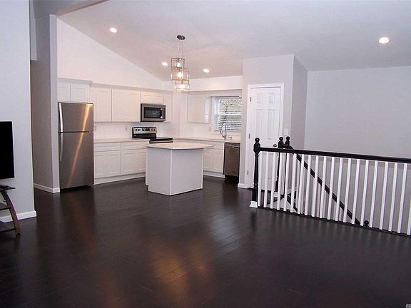 3rd image of 46 West Ln