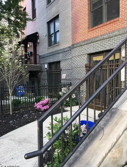 454 Washington St #3 — Photo 1