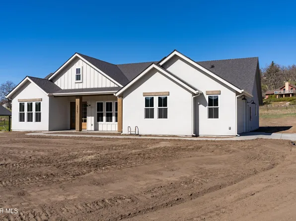 24401 Oaktree Ct, Tehachapi, CA 93561