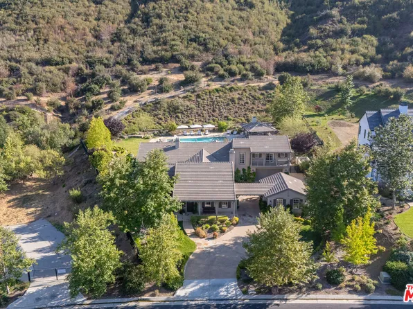 2052 Shadow Creek Dr, Agoura Hills, CA 91301