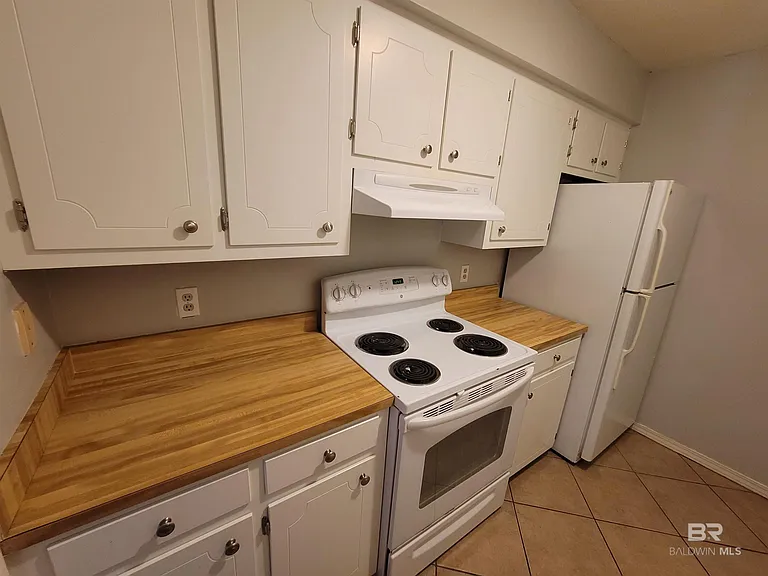 512 Lake Forest Blvd — Photo 14