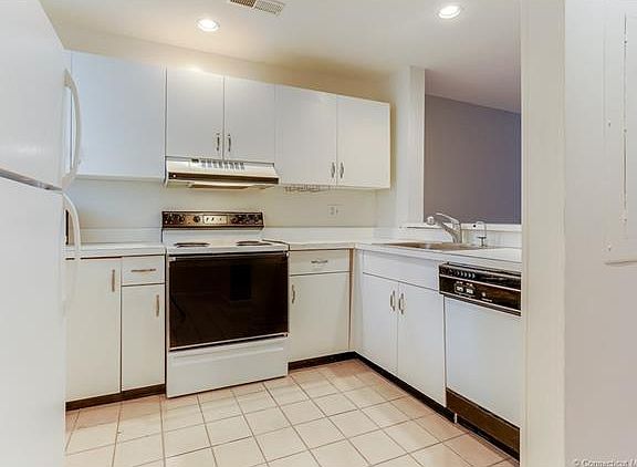 4th image of 2660 North Ave #215
