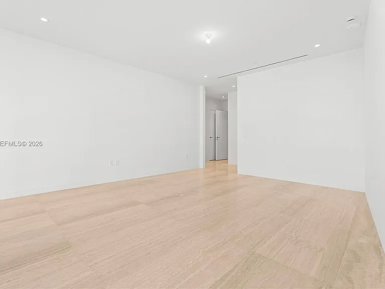 5 Grove Isle #S330 — Photo 10