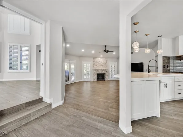 7356 Mission Hills Dr, Las Vegas, NV 89113
