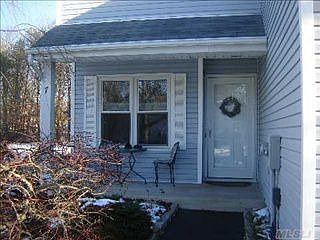 1st image of 7 Lindsey Ct