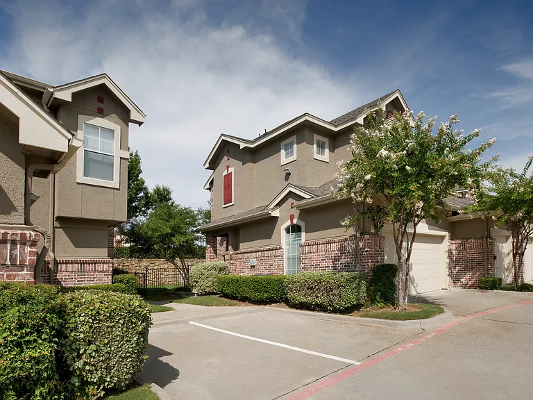 Eleven11 Lexington at Flower Mound — Photo 15