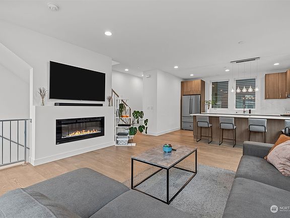 5th image of 3817 W 34th Ave #A