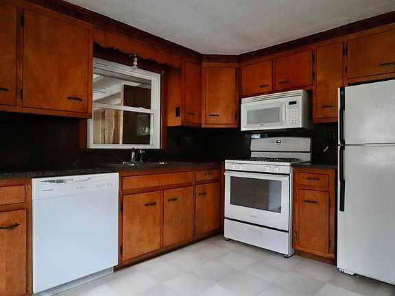 4th image of 165 Shadoway Dr