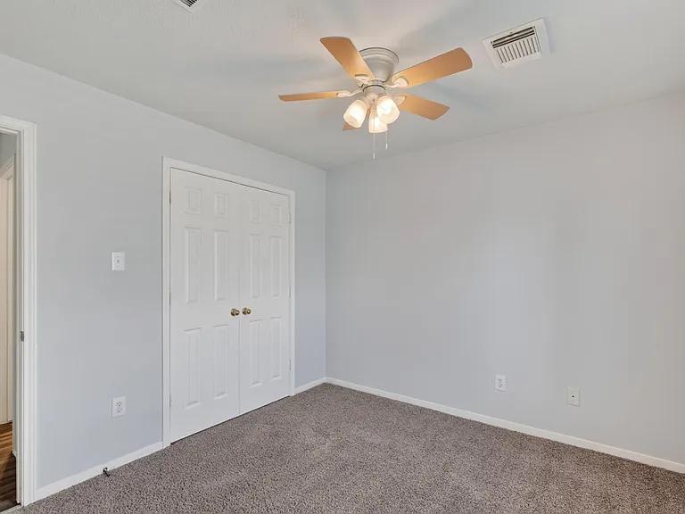 21907 Willow Shade Ln — Photo 37