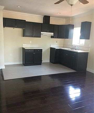 5th image of 240 W 47th St