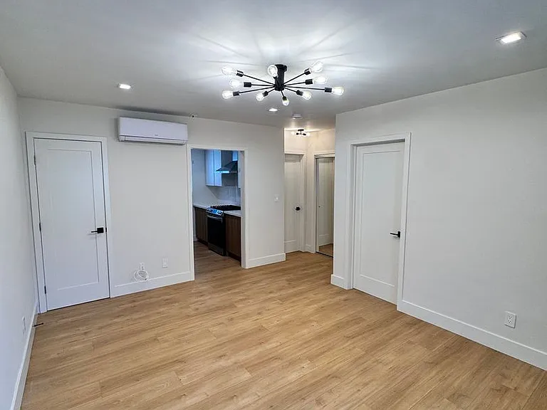 121 Ximeno Ave #6 — Photo 2