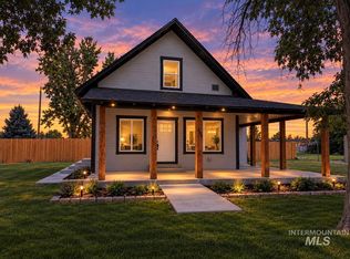 488 3rd Ave W, Wendell, ID 83355
