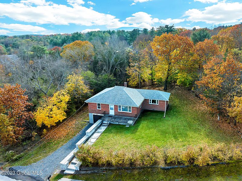 4th image of 11 Klingermann Drive
