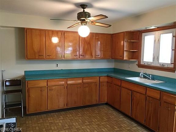 3rd image of 3029 Evelyn Ave