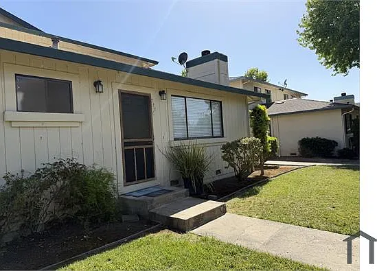 2 bed, 984 sqft, $2,850 — Photo 2