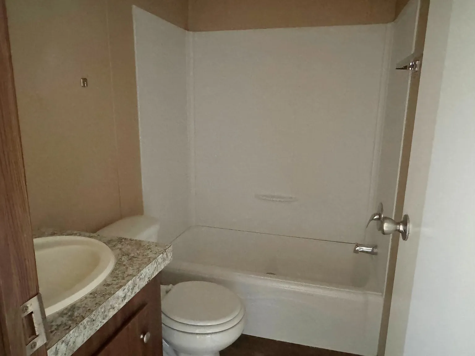 2 bed, 2.0 bath, 840 sqft, $1,000 — Photo 4