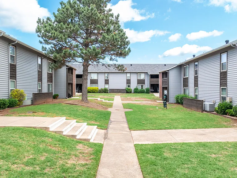 Avista of Edmond — Photo 1