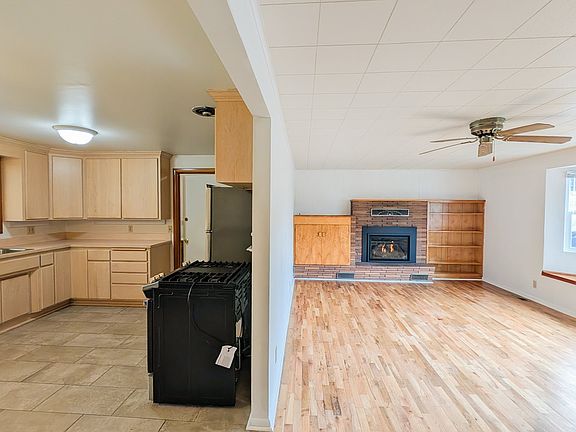 4th image of 1050 E Jackson Ave