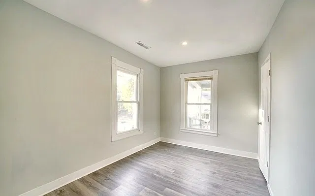 7 Ridgewood St #2