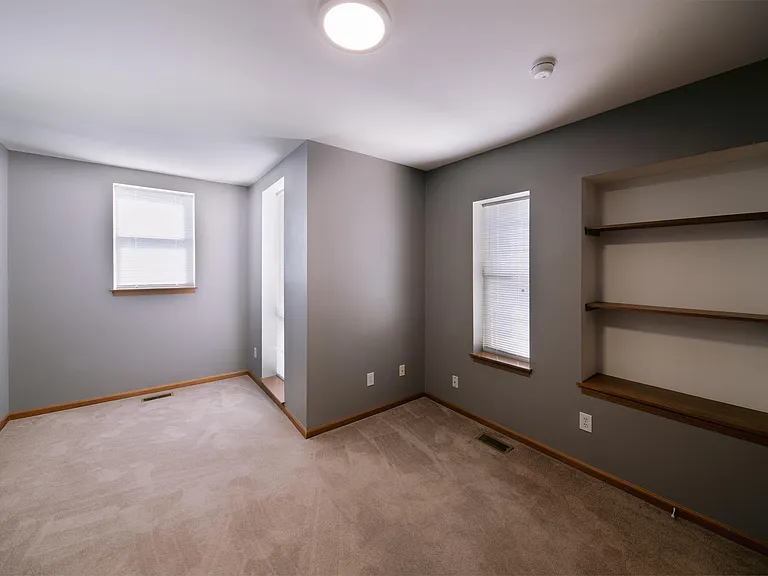 252 S Washington Ave — Photo 22