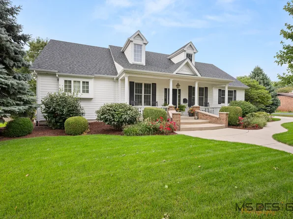 533 Fairway Ln, Sycamore, IL 60178