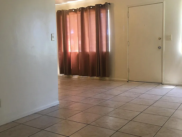 406 Tyler Way #C — Photo 7