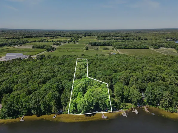 10041 County Road 215, Grand Junction, MI 49056
