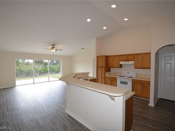4th image of 3305 10th St W