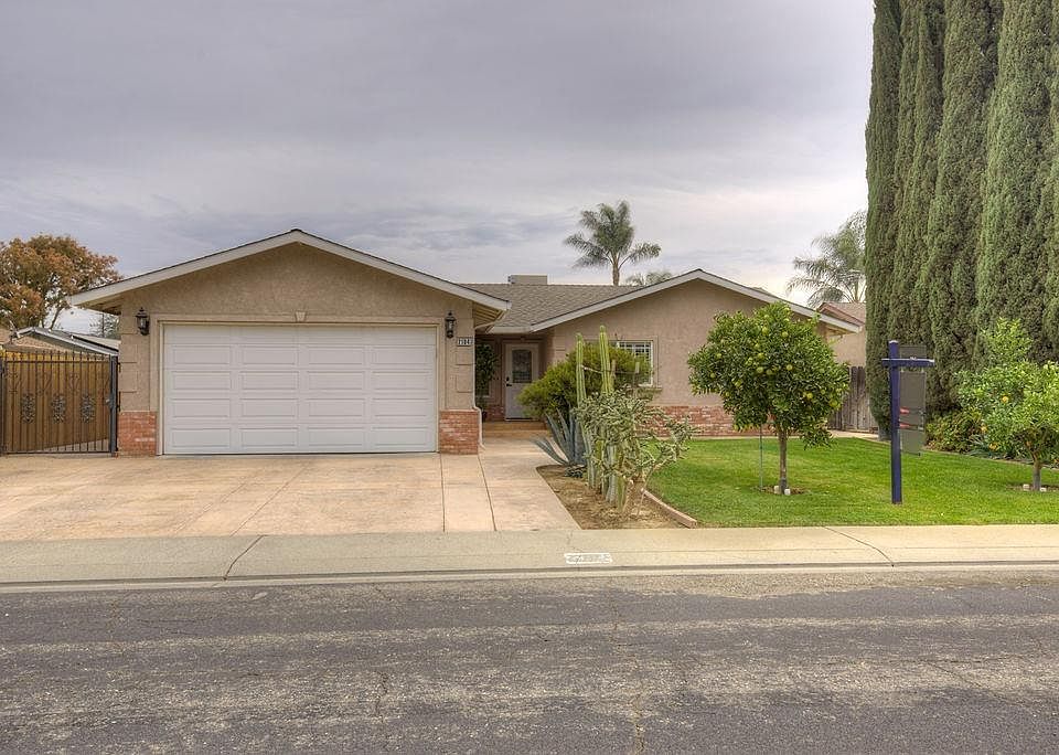 2nd image of 2104 Oriole Dr