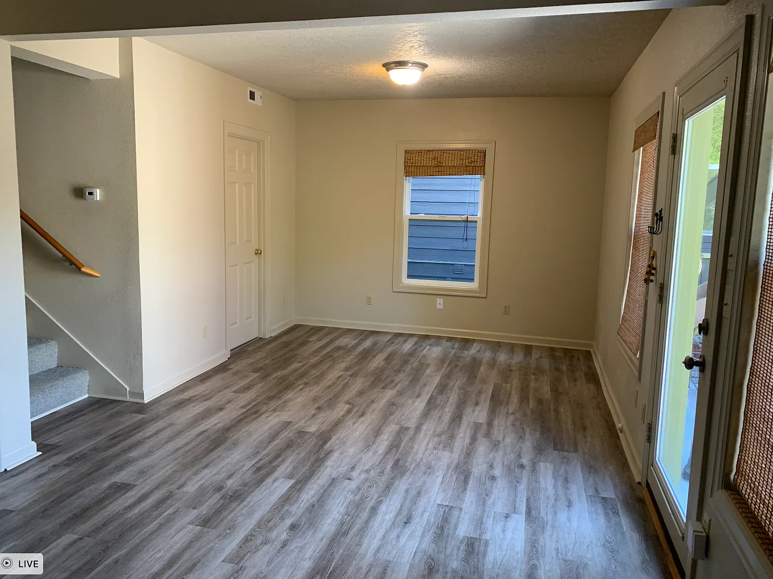 2 bed, 1.5 bath, 950 sqft, $2,150 — Photo 2