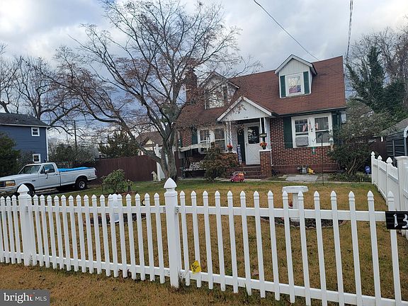 2nd image of 1360 Washington Ave