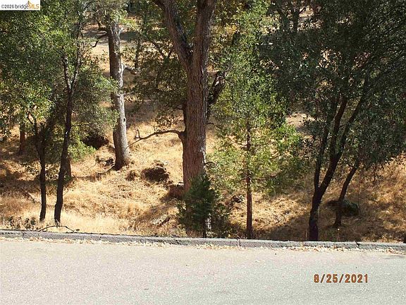 4th image of 20650 Crescent Way
