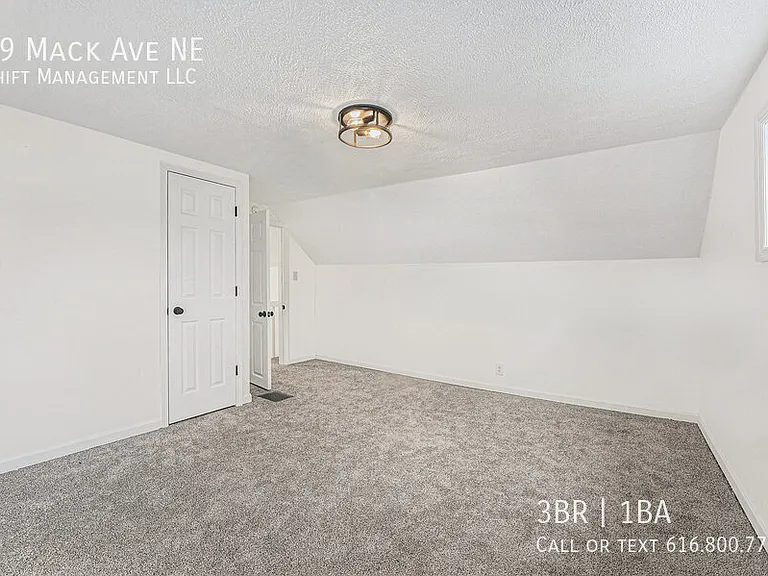 59 Mack Ave NE — Photo 9
