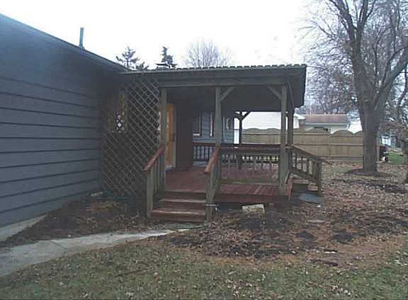 5th image of 951 Country Club Dr