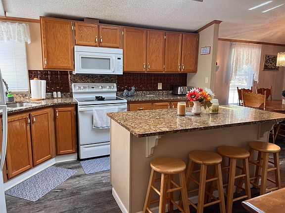 2nd image of 205 Bolton Parker Rd