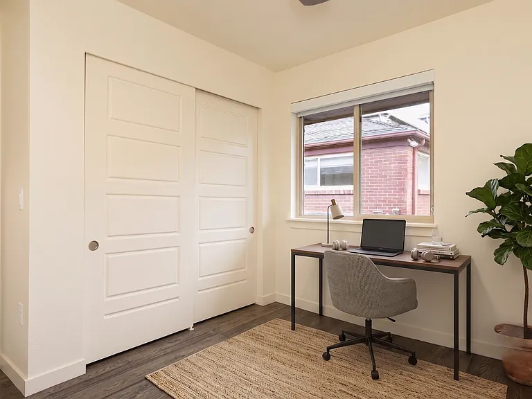 Ballard Seattle 2-Bedroom Apartment for Rent | Private Entrance, In-Unit Washer/Dryer, Smart Home... — Photo 6