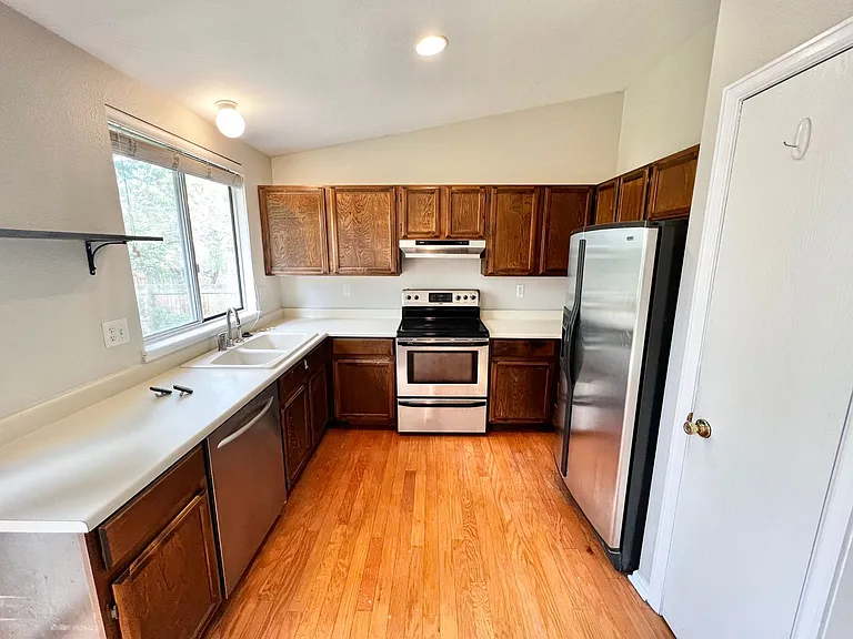 2336 Arctic Fox Dr — Photo 8