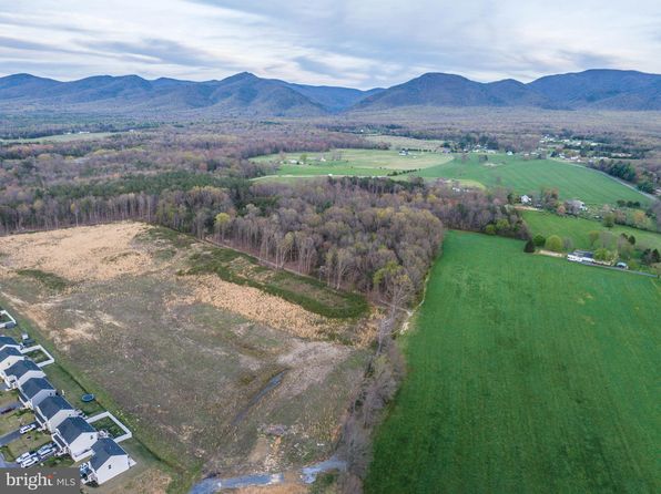 Watson Ln, Grottoes, VA 24441