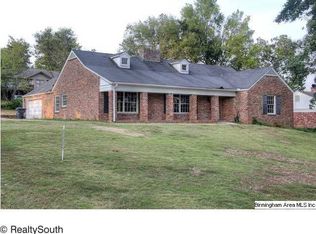 1608 Stonewall Dr, Vestavia Hills, AL 35226