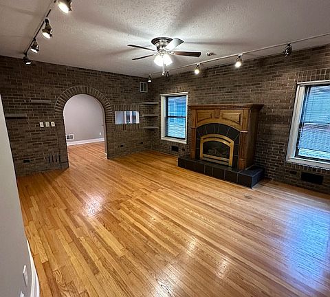 5th image of 2720 Grant Blvd #2718