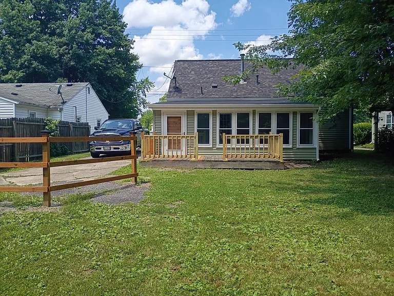 1624 Elm Rd NE — Photo 7
