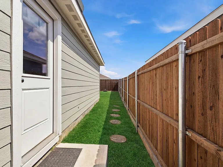 5969 Sumlin Way — Photo 15