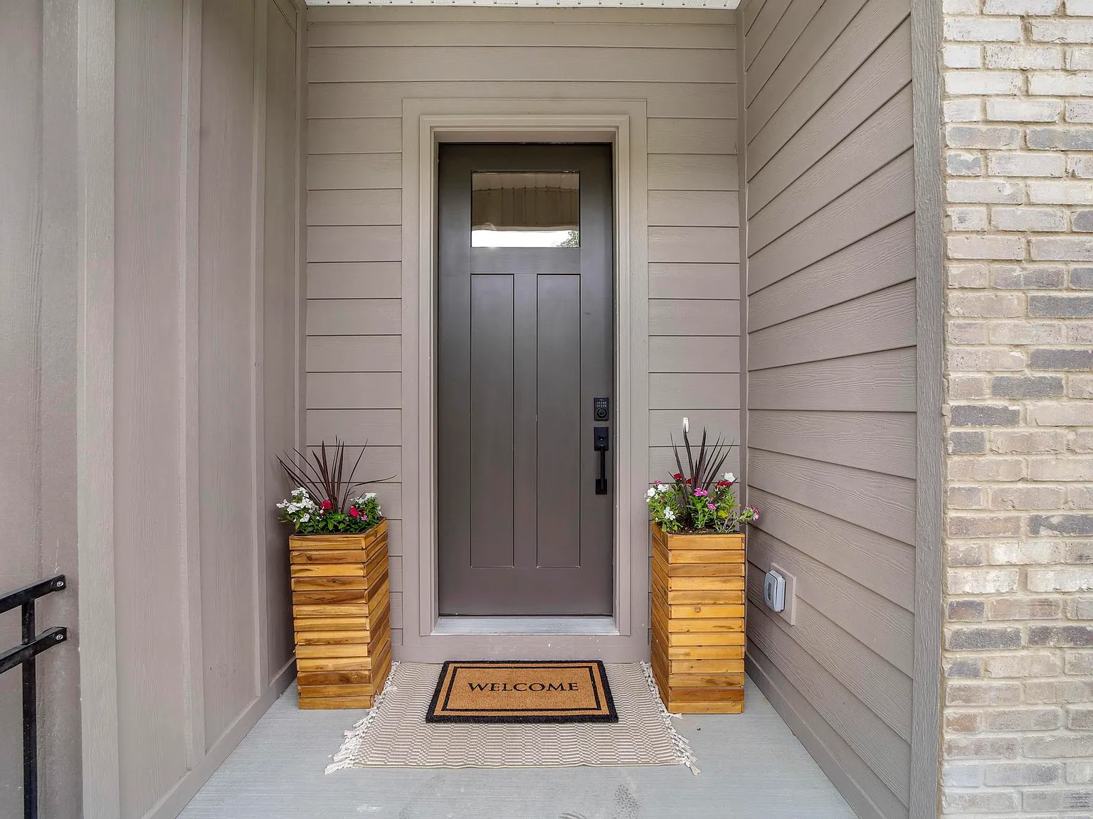 3 bed, 2.5 bath, 1880 sqft, $3,200 — Photo 3