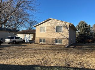 390 20th St NE #B, Owatonna, MN 55060