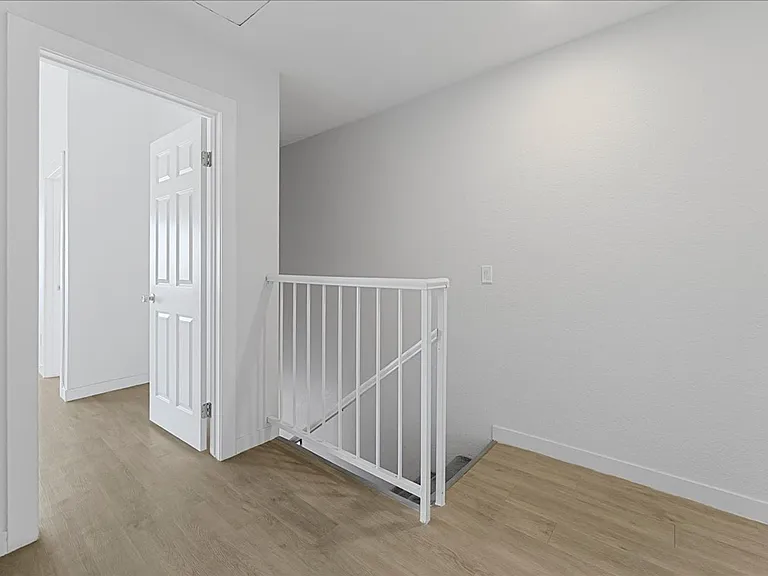 14523 Freeman Ave #6 — Photo 9
