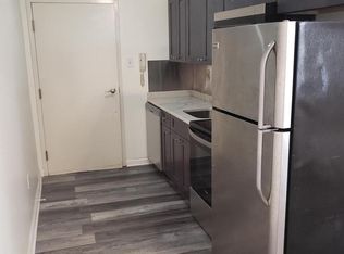 319 Market St #2R, Philadelphia, PA 19106