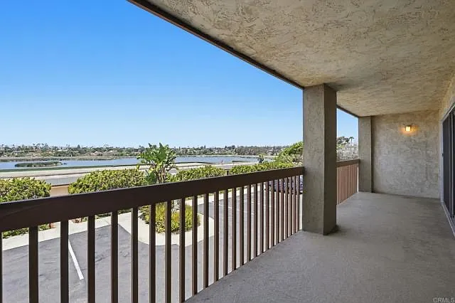 2 bed, 1168 sqft, $3,900 — Photo 2