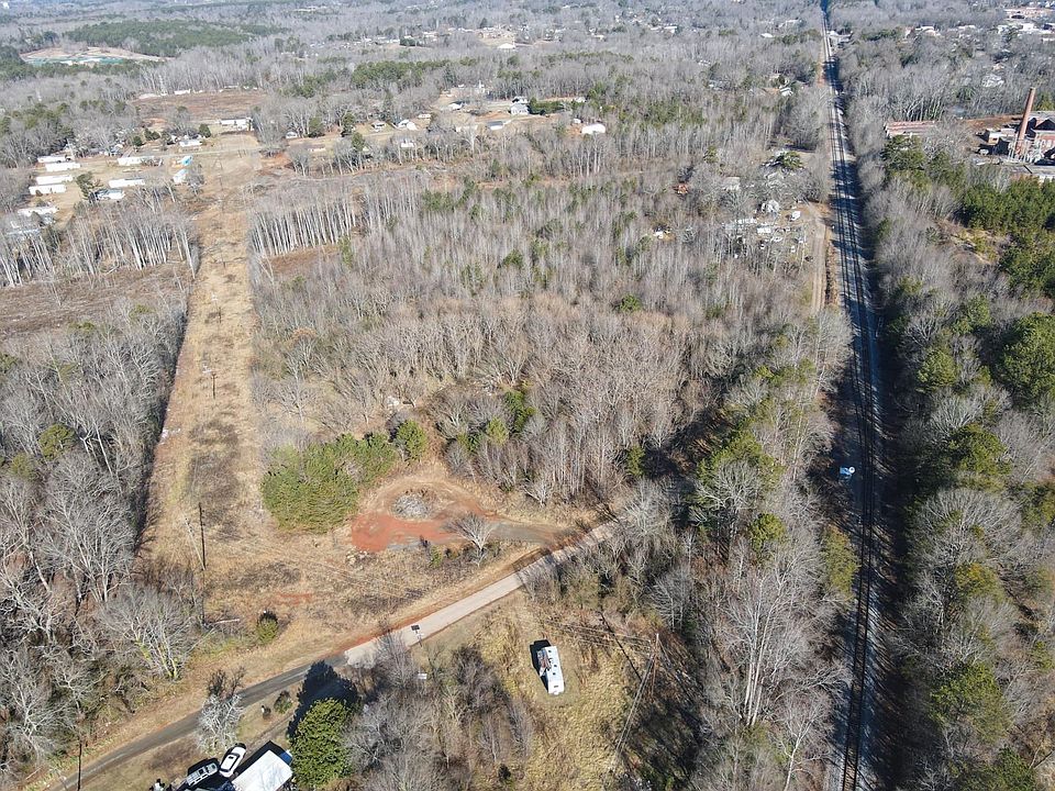 2nd image of 700 Red Line Ave