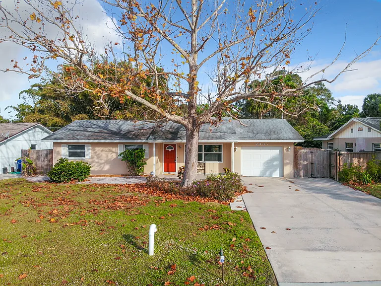 2437 Arapaho St — Photo 9